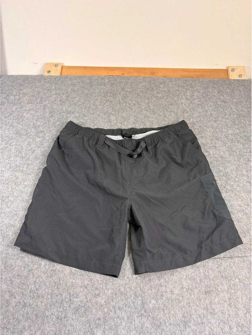 The North Face Cargo Shorts Mens XL Gray Hiking Utility Outdoor Nylon Shorts